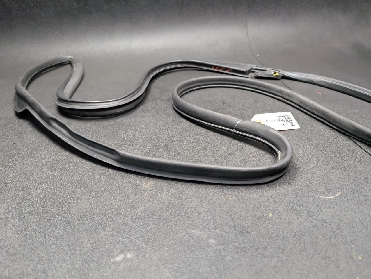 Front Left Door Weatherstrip 1984 Rolls-Royce Silver Spirit 1981 - 1988