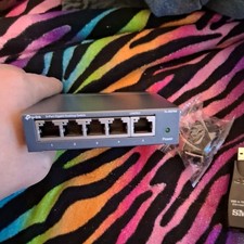 TP-Link TL-SG705 5-Port Gigabit Ethernet Switch Standalone w/ CAT6 Cable