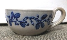 Vtg Salmon Falls Stoneware Pottery  Chowder Bowl Blue Berry Vine Pattern 2001