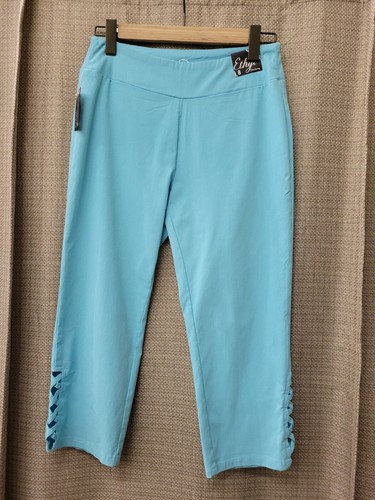 Ethyl Clothing Size 8 Light Blue Capris 