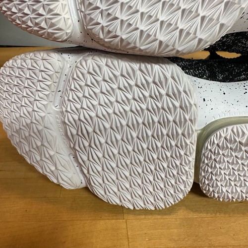Nike LeBron 15 XV Ashes nero bianco oreo (897648-002) taglia 11 - Foto 12 di 13