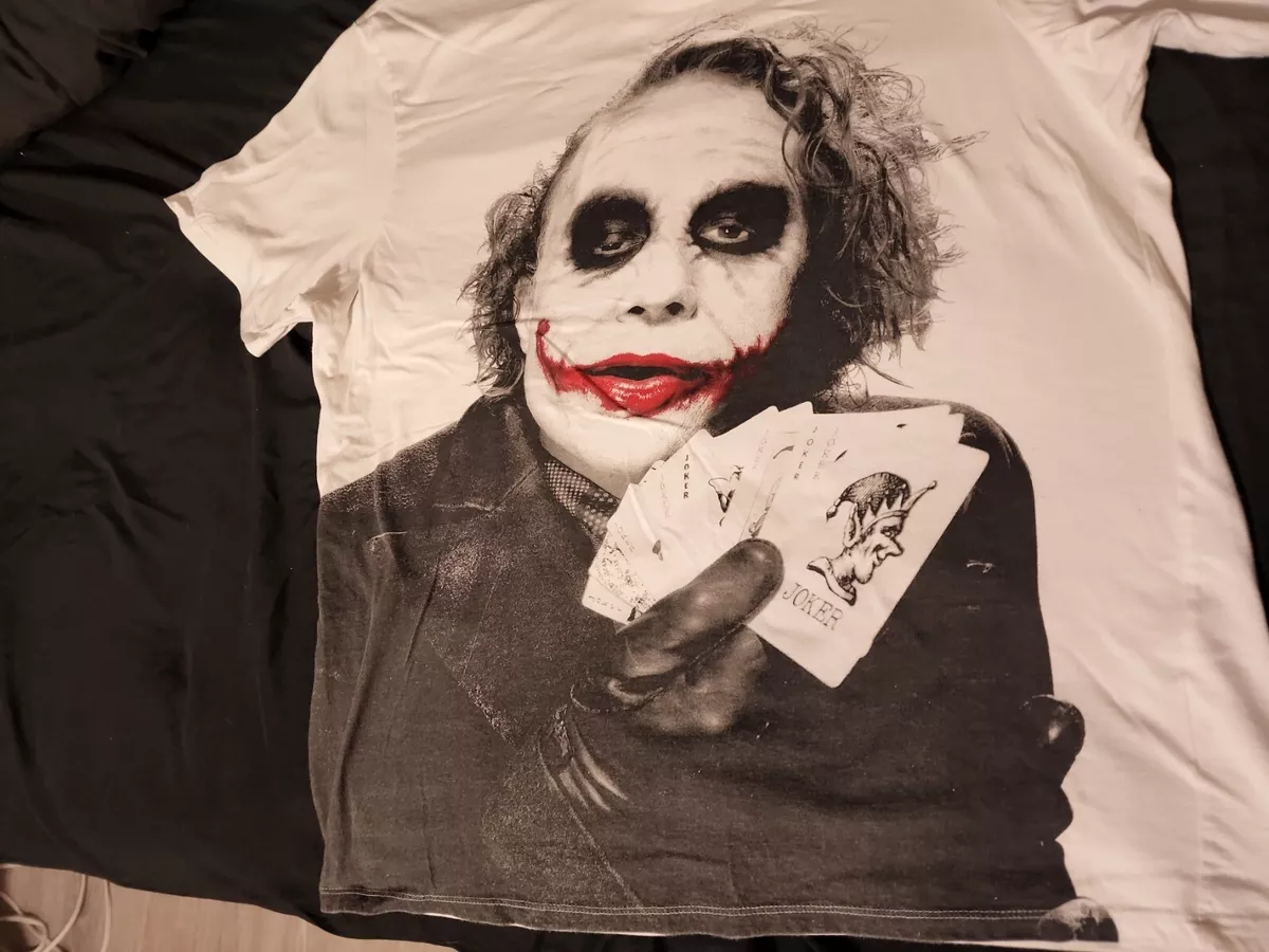 Vintage Batman The Dark Knight Heath Ledger Joker t-shirt L RARE. OUT OF PRINT.