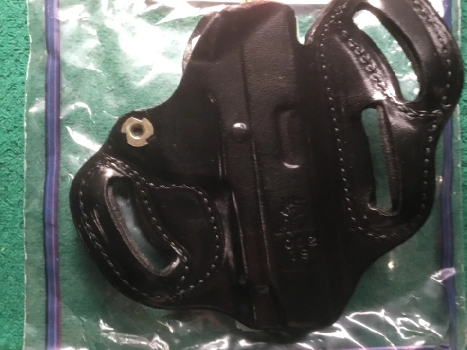 Desantis Speed Scabbard Colt Officers,Defender or similar LH black leather - Image 3 of 4