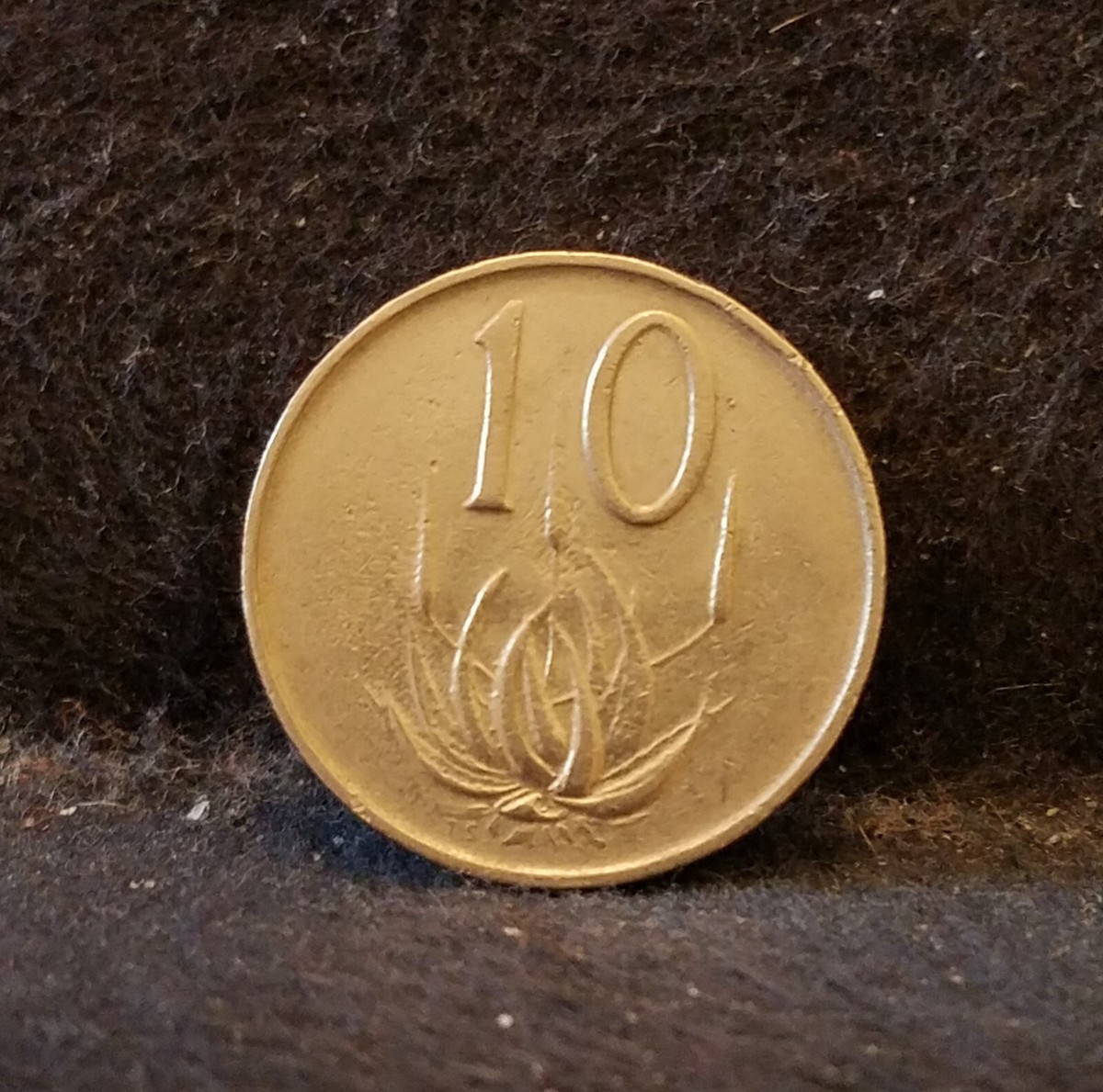 1965 South Africa 10 cents, English legend SOUTH AFRICA, KM-68.1