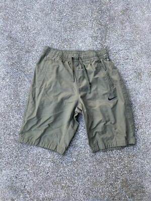 nike woven shorts medium