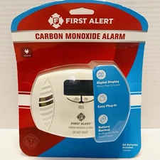 First Alert - Carbon Monoxide - Plug-In Alarm W/Battery Backup C0615 New Sealed