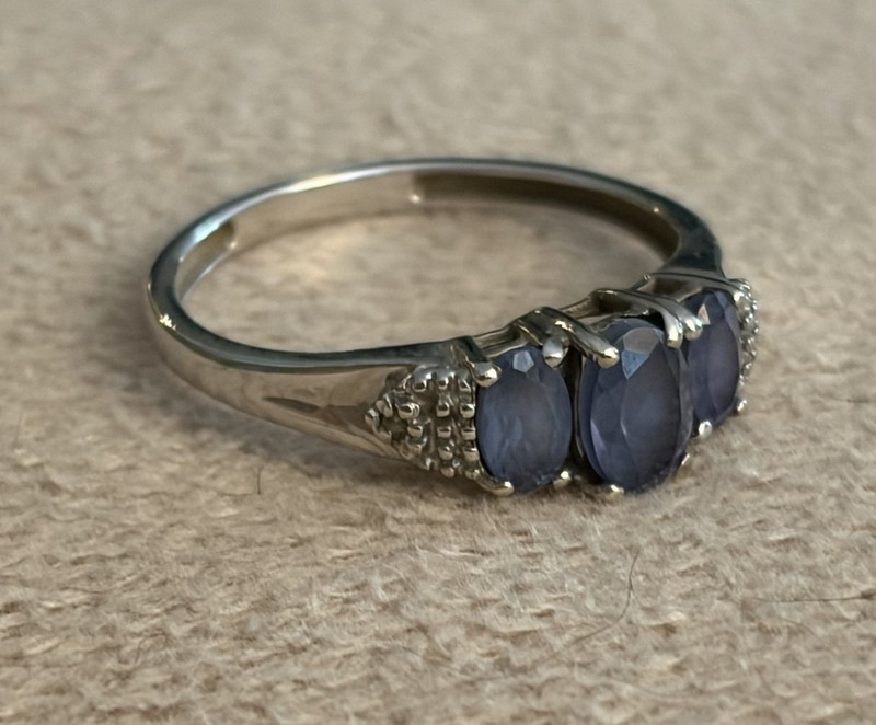 VINTAGE 10K WHITE GOLD TANZANITE  RING SZ 7.25 DIAMOND ACCENTS