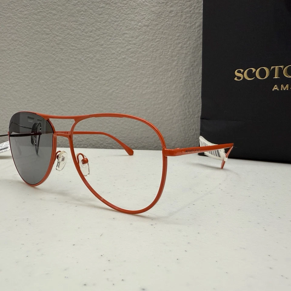 Marcos Salvatore Ferragamo y marcos naranjas Michael Kors Kona 1089 solamente Foto 4 de 4