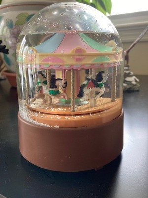 Vintage Willitts Design Musical Snow Globe Carousel - READ