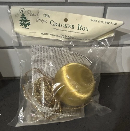 The Cracker Box Pearl Drops Gold White Christmas Ornament Kit New Vintage