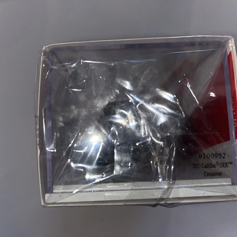 LUXURY COLLECTIBLES 1/43 CADILLAC 2011 SRX CROSSOVER Imperial Blue Car 100952 - Image 4 of 4