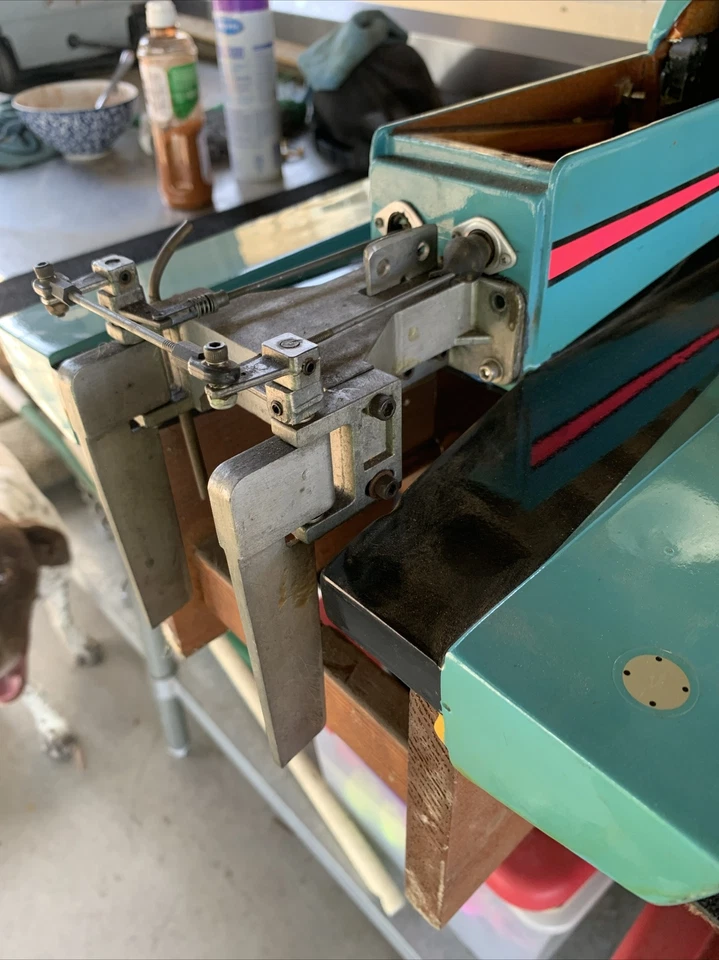 Rare Vintage 36” HYDRO BOAT RC Hand Built Wood Fiber Glass Hull, I/O Prather Dum - Image 4 of 4