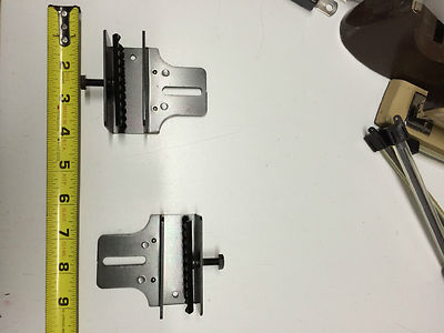 2x Universal Steel Mounting Brackets Clamp crank screw Upright hanging Fog Lamps