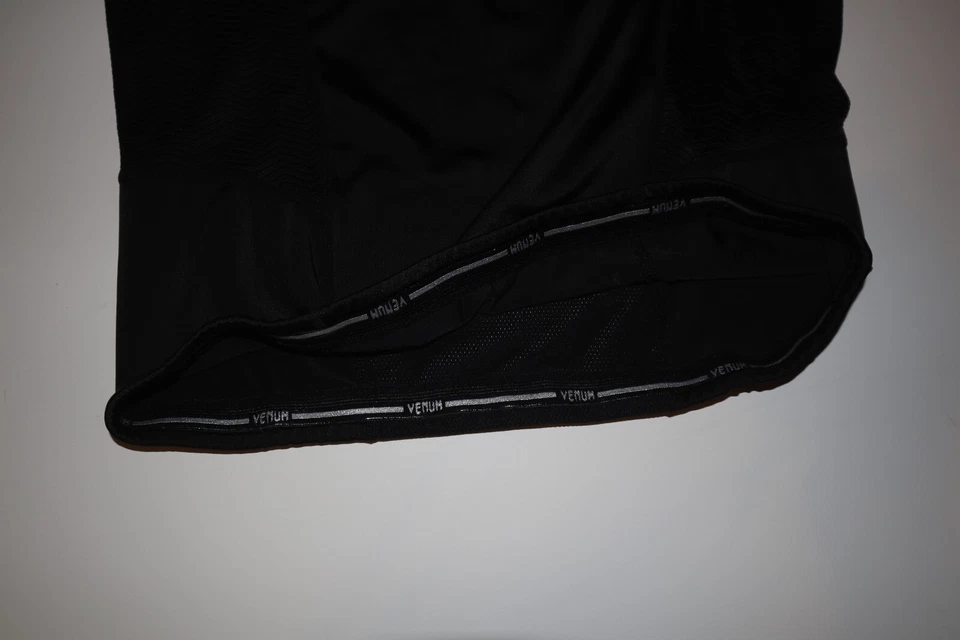 Venum G-Fit Rashguard MMA Manga Longa Preto Masculino Tamanho G - Imagem 4 de 4