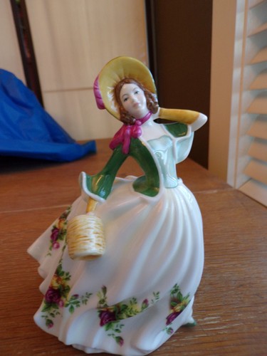 Auswahl Royal Albert Old Country Roses China Victorian Girl/Musical Angel Figuren - Bild 52 von 94