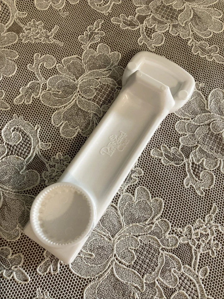 Pampered Chef Easy Opener Plastic Magnetic Bottle Can Tab Opener 2590 - Image 2 of 4