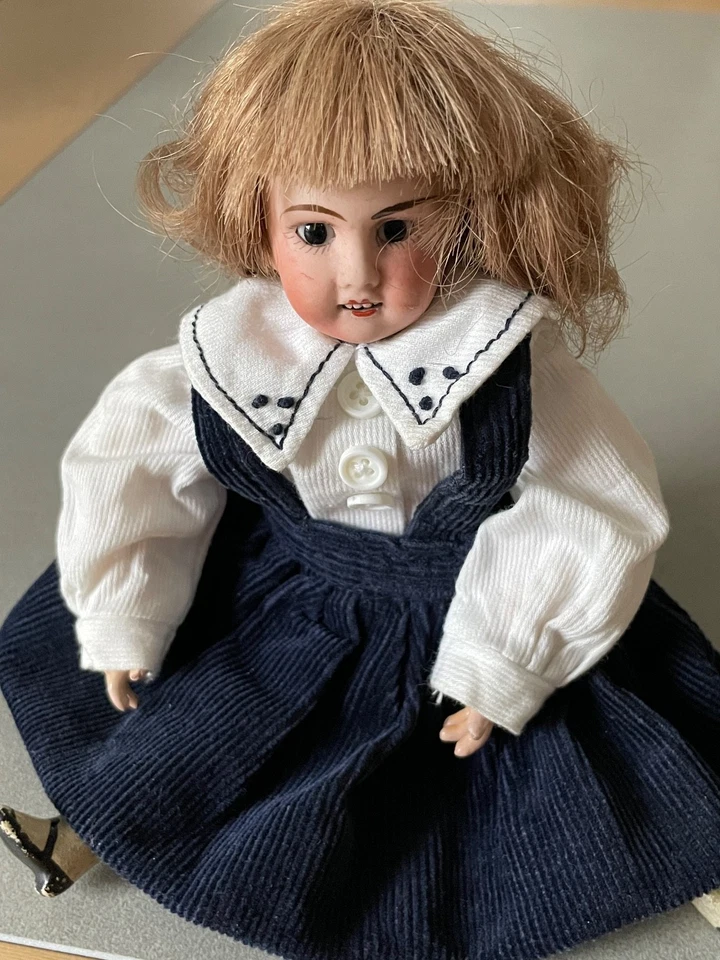 *POUPEE MIGNONETTE TETE PORCELAINE SIGNEE JULES VERLINGUE CORPS COMPOSITION - Photo 2/4