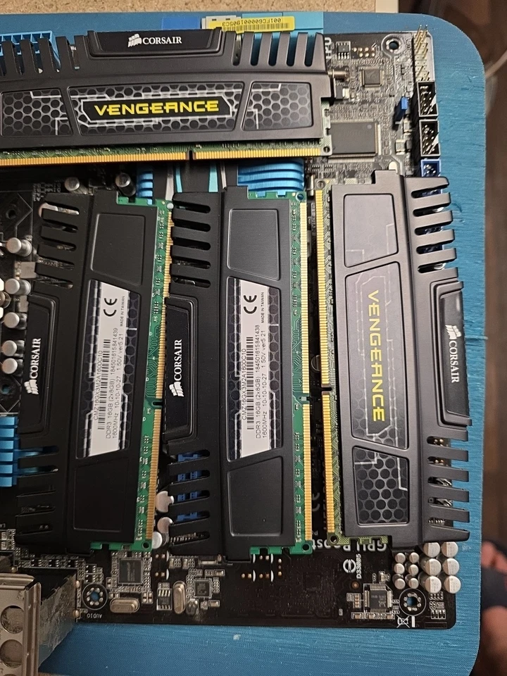 ASUS P8Z68-V PRO Mainboard mit Intel Core i7 2600K 3,40 Ghz mit 48GB Ram Combo - Bild 2 von 2