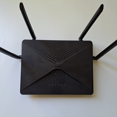 D-Link DIR-882 Dual Band 4 Port Wireless WiFi Router W/Power Cord *Works*