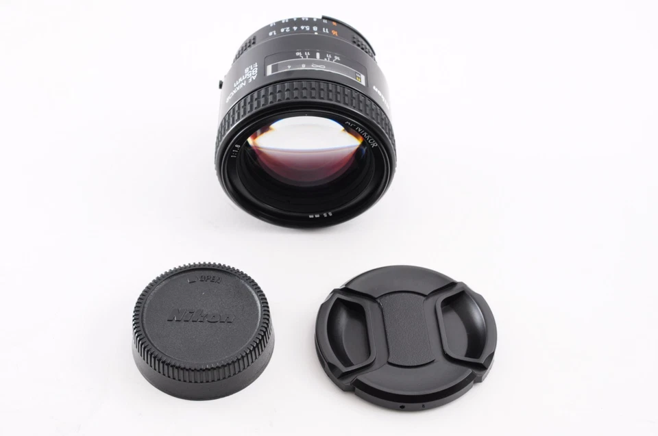 Sin tarifas **Casi como nuevo** Lente Nikon Nikkor AF 85 mm f/1,8 Portrait Prime con tapa Foto 3 de 4