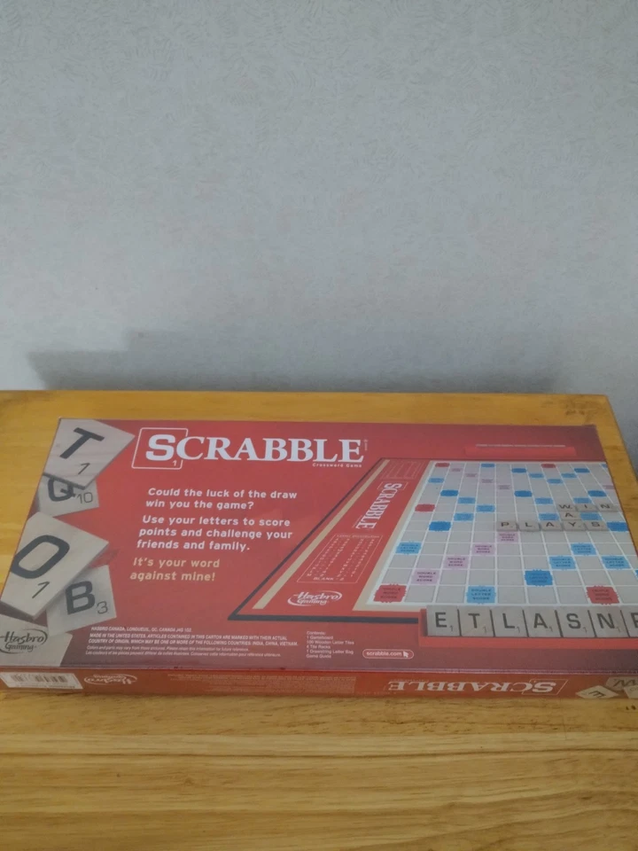 Scrabble Crossword Game Hasbro Gaming 2013 Brand New Sealed - Image 2 of 4