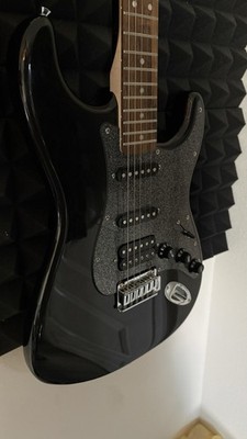 Squier Affinity Stratocaster HSS Elec Guitar Metallic Black w/ Laurel Fretboard