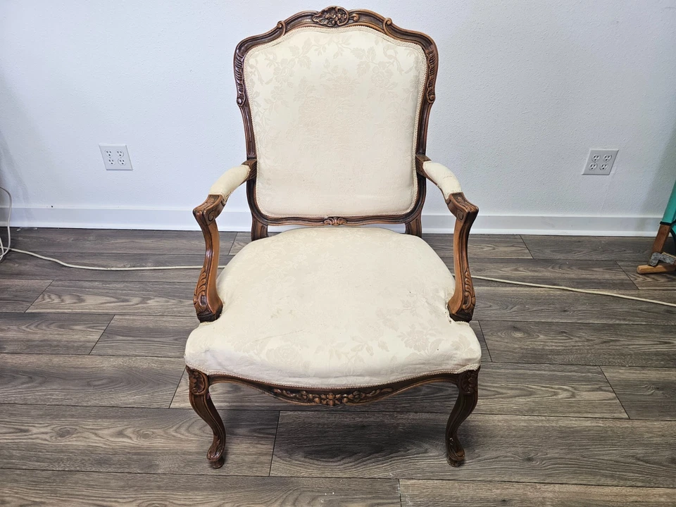 2 French Louis XVI style Bergere Carved Chairs by CHATEAU D'AX spa Made in Italy - Image 2 of 4