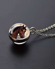 Collana Con Ciondolo Mezza Sfera In Vetro A Motivo Testa Di Cavallo Equitazione