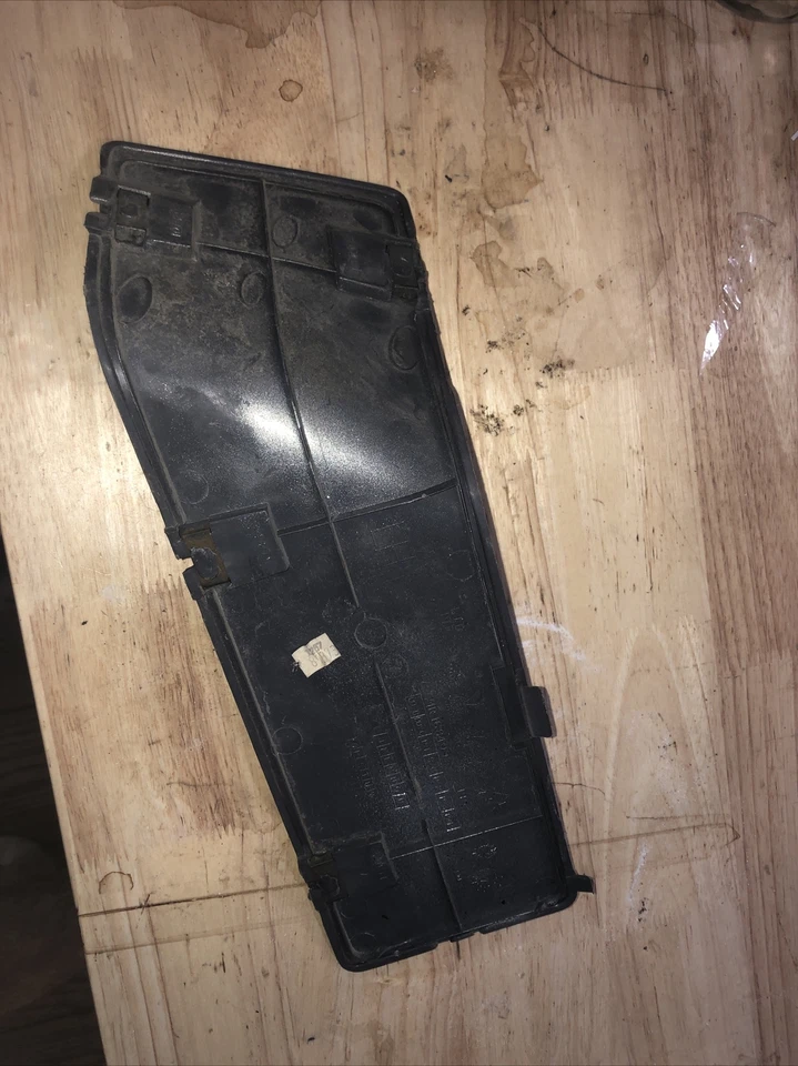 1995-1999 mitsubishi eclipse driver side taillight trim plastic cover d3 - Image 2 of 2