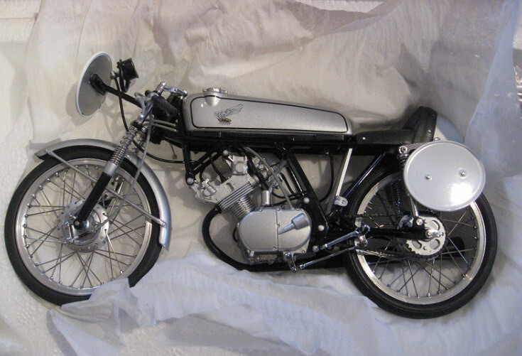 レア‼️EBBRO Honda CR110 CUB RACING 1962 s-l400.jpg