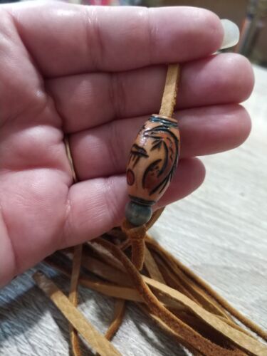Sonaglio sciamano conchiglia di cowrie tigre leopardo fatto a mano. Nativi americani - Foto 3 di 10