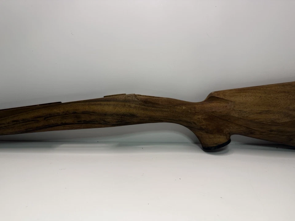 Pieza de muebles de madera vintage - 33" de largo - Almohadilla desaceleradora - Usada Foto 3 de 4