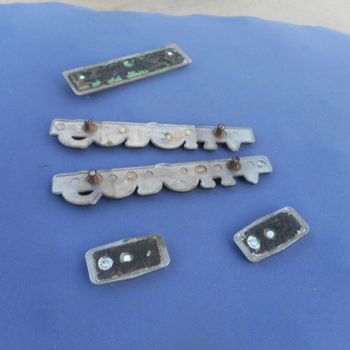 1975-1979 TOYOTA COROLLA SIDE FENDER EMBLEMS DELUXE 5 SPEED WAGON - Foto 3 di 3