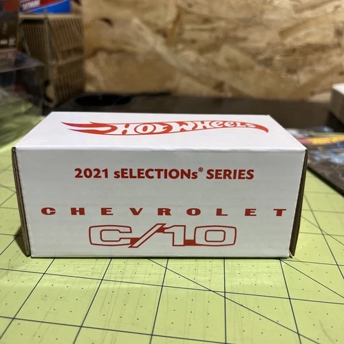 Hot Wheels ‘21 Red Line Club Selections Series ‘69 Chevy C10 Truck Sealed (B241)