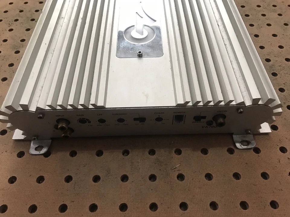 Amplificador estéreo para automóvil raro Old School OZ Audio 700.1 matriz vector amplificador de audio Foto 3 de 4