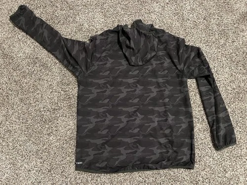 Vuori Men's Black/Gray Camo Full Zip Hooded Jacket Windbreaker Size L image 2