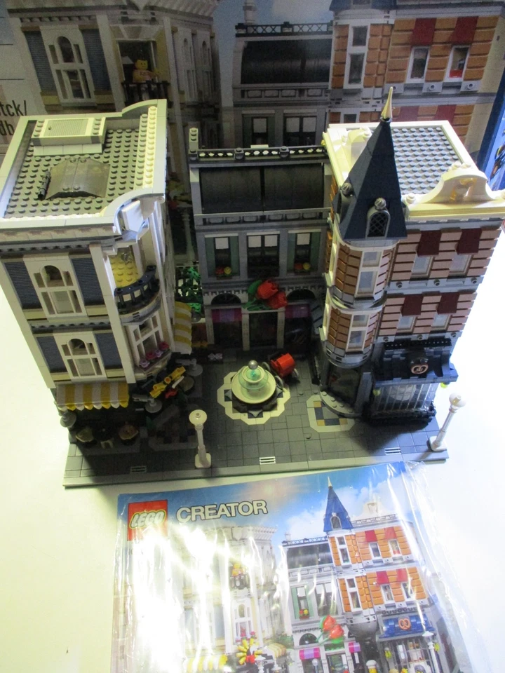 LEGO Modular Buildings 10255 Assembly Square, Foto 2 von 3