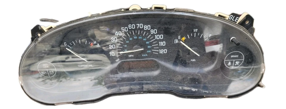 Cuadro de instrumentos velocímetro Buick Century 99-05 77.308 millas 16251854 Foto 2 de 4