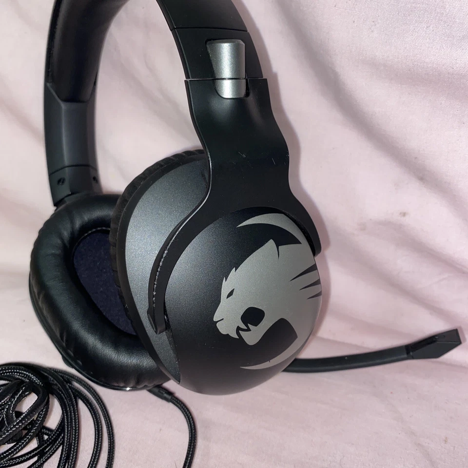 ROCCAT KHAN PRO Black Cross Platform Gaming Headset. ROC-14-622 - Image 3 of 4