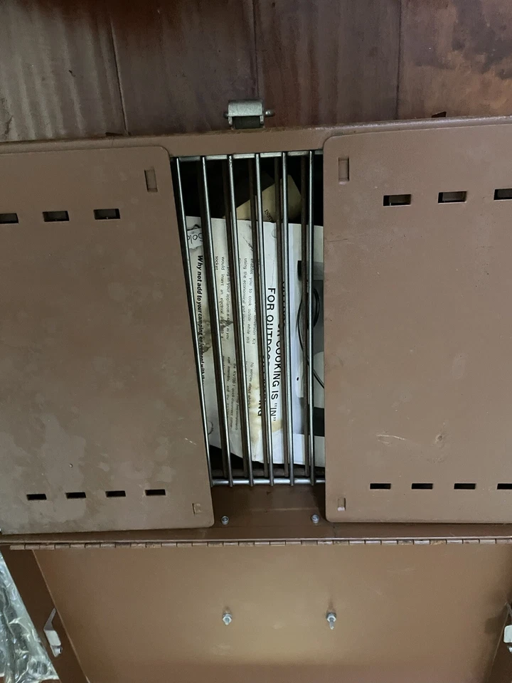 De colección MCM Meynell Parrilla de Hierro Fundido Propano Camping Plancha Portátil Estuche de Transporte Foto 3 de 4