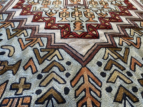 Silk-blend Handmade Kashmir Embroidered Tapestry wall hanging/ rug 58”x 35” - Picture 3 of 7