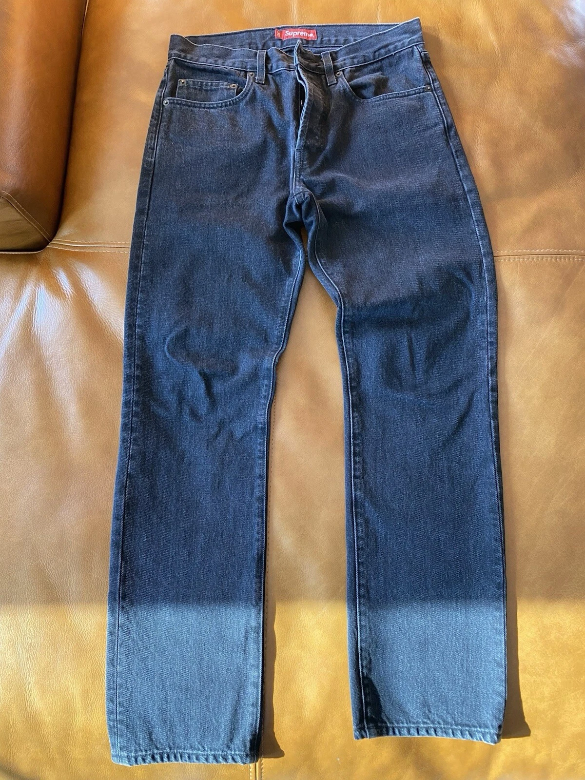 Jean slim noir délavé à la pierre Supreme taille 30 très bon état