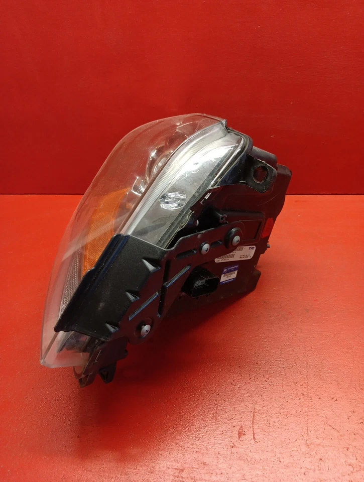 Right Passenger Headlight Halogen TYC Aftermarket for 2008-2014 Cadillac CTS - Image 3 of 4