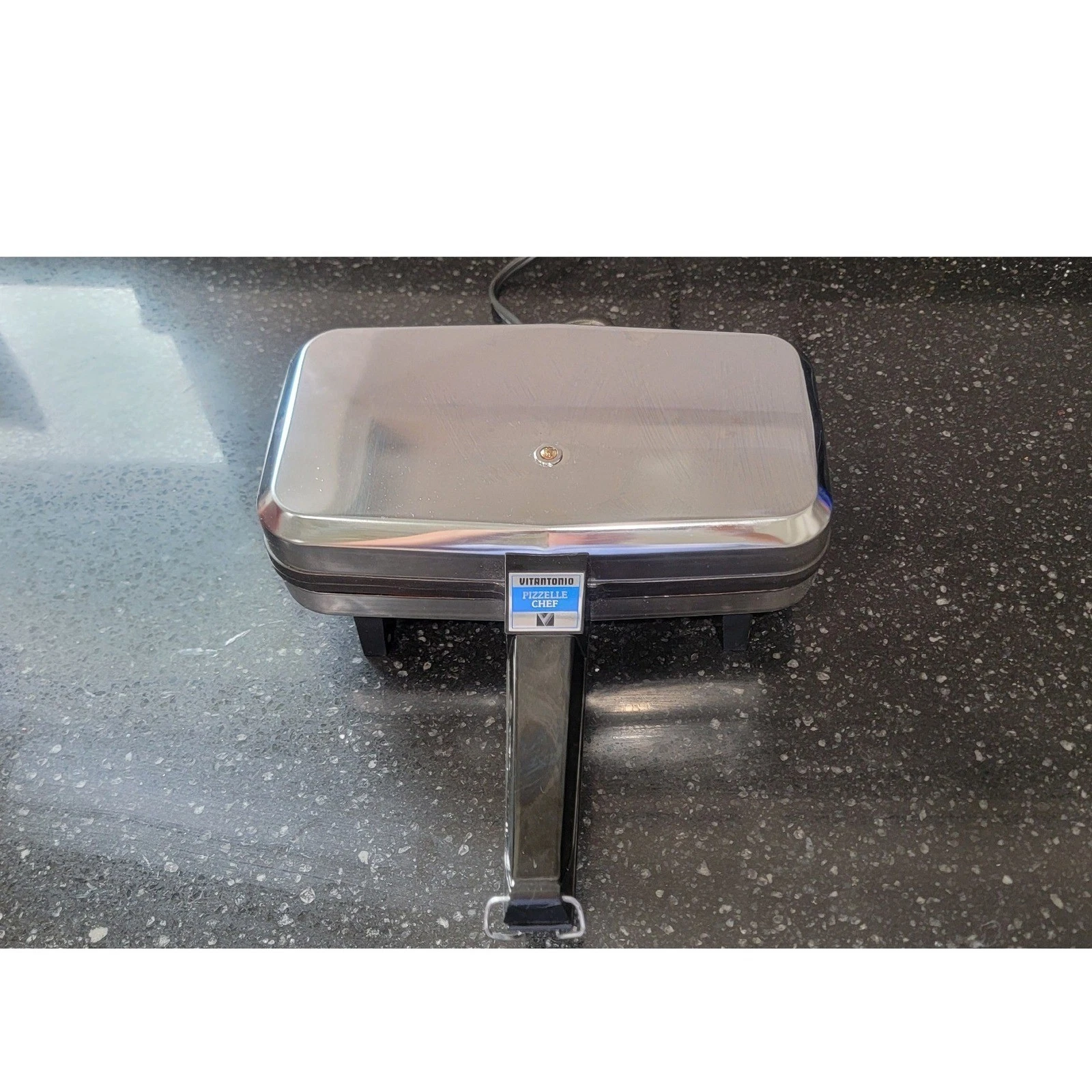Vitantonio Pizzelle Chef 300 2-Slice Silver Chrome Electric Cookie Maker USA