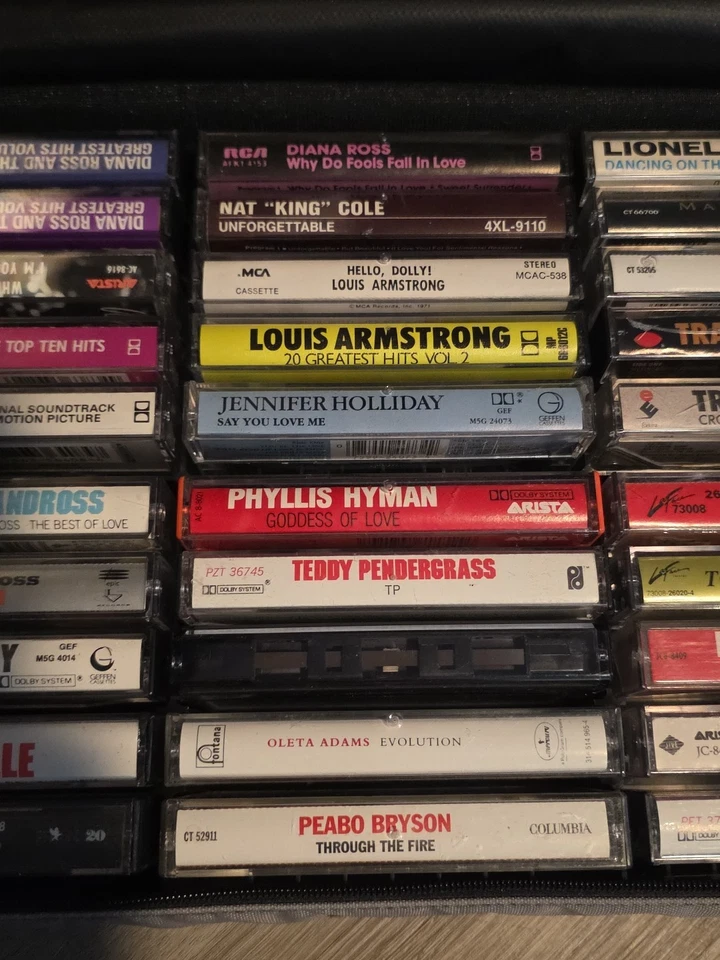 30 R&B Soul Cassette Tapes And Case  Various Artists Mariah Carey Toni Braxton - Imagem 3 de 4