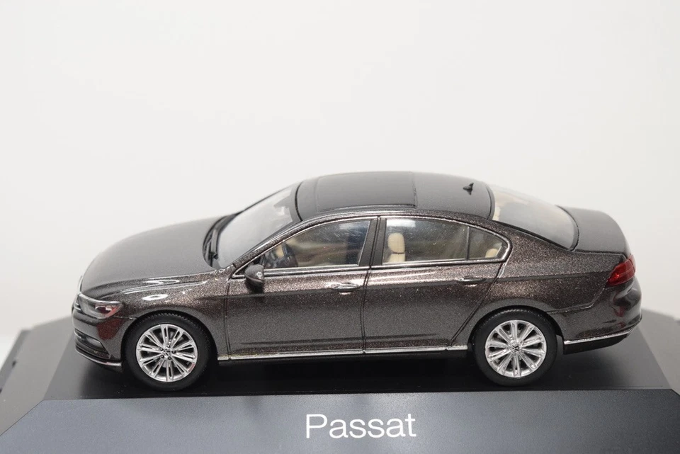 B21 1:43 HERPA VW VOLKSWAGEN PASSAT LIMUSINA METÁLICO GRIS OSCURO SIN USAR, E... - Imagen 3 de 4