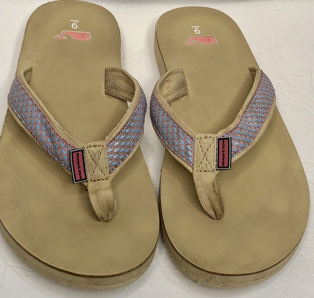 vineyard vines flip flops womens