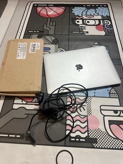 Apple MacBook A2251 Retina 13 inch I7 32gb Ssd Spare/repairs