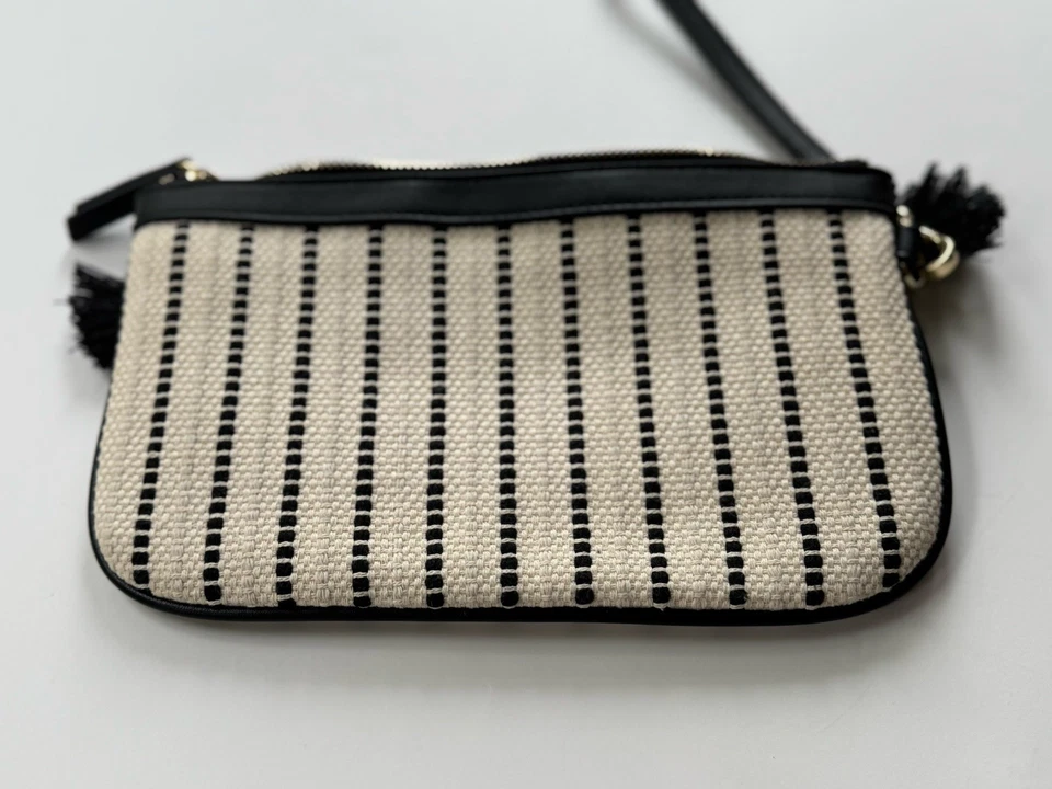 Muñequera con borlas Nine West The Astoria crema negra Preppy Resort Sorority Foto 3 de 4