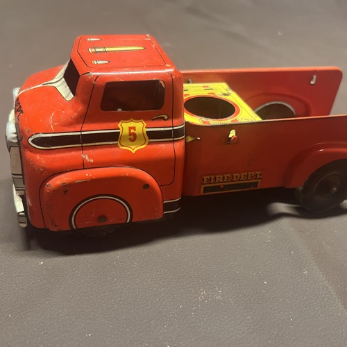 Vintage 1950s Rare Made In USA Wyandotte Toys #5 Pressed Steel Fire Truck - Picture 1 of 6